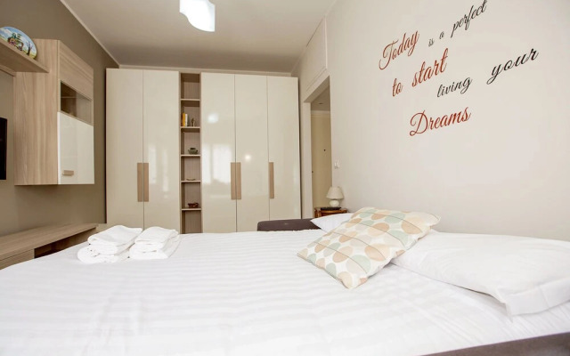 Lorenteggio Studio Apt