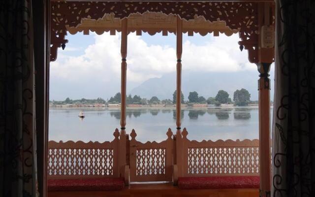 Shalimar Group of Houseboats