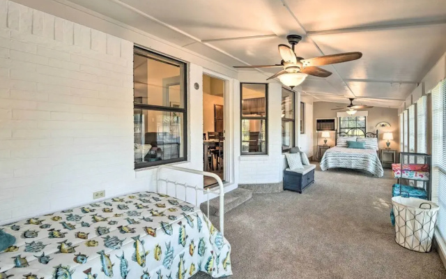 Granbury Home w/ Lake Granbury Access + Dock!