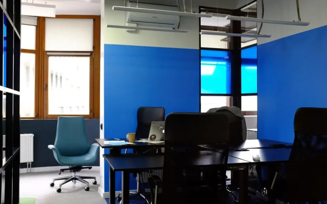 AV capsule hotel & hub