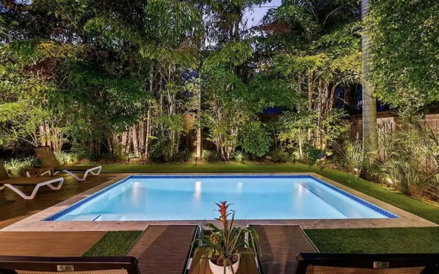 Wilton Manors Stunning Gated Oasis
