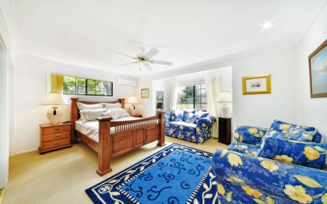 Mount Mee Country Inn Bed & Breakfast