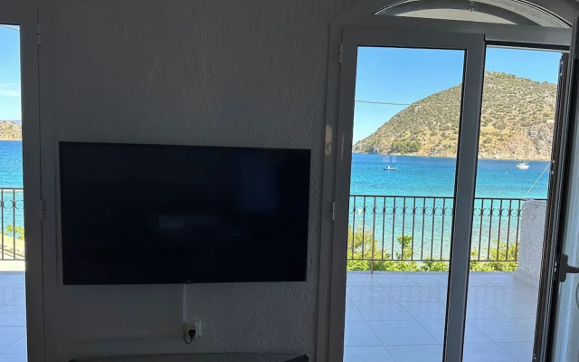 Tolo Beach House with Breathtaking View