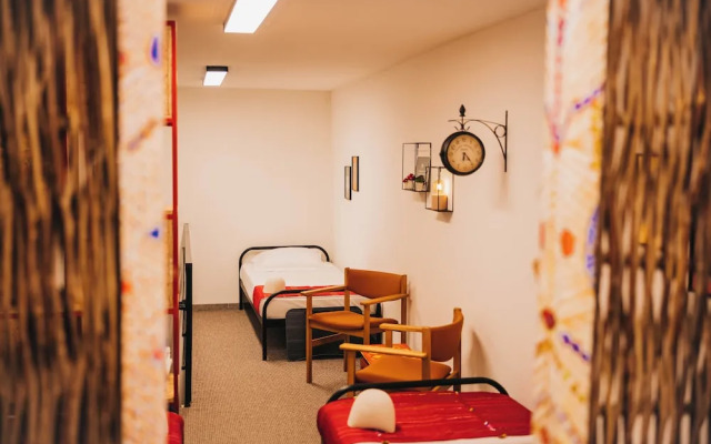Plis Room - Old Bazaar