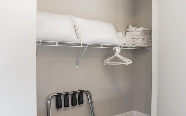 FRONTDESK Flux Apts Downtown Des Moines