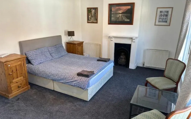 Luton Town House Near Airport