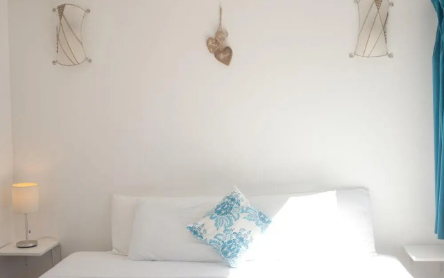 Mango Hotel