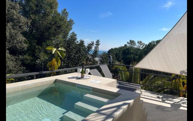 Vila Burriac ,Sunny, Spacious , Private Pool