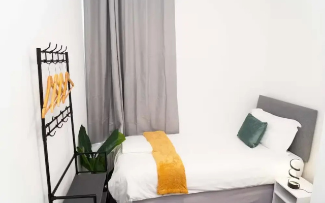 Near Transport - Parking - Wifi - Sleeps 3