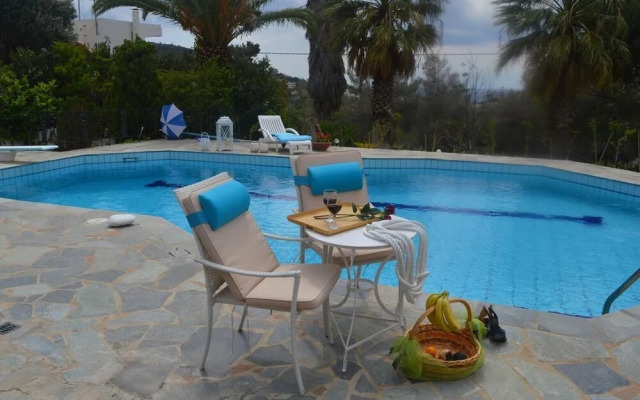 Luxury Villa Suites Lagonissi