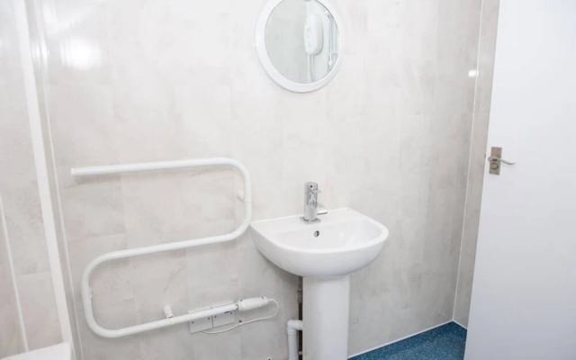 Top Floor Studio Near Bristol City