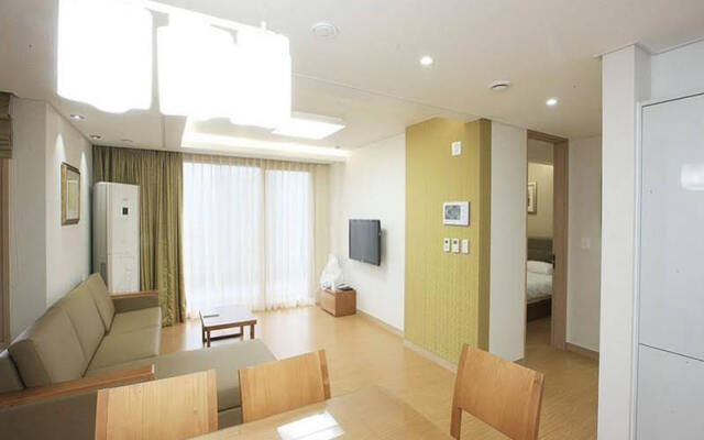 High1 Hill Condo