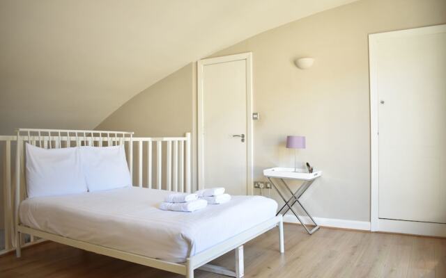 3 Bedroom Apartment In Temple Bar