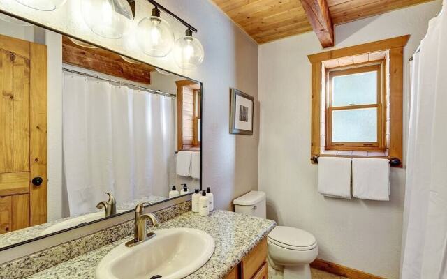 Blue River Hideaway by Boutiq