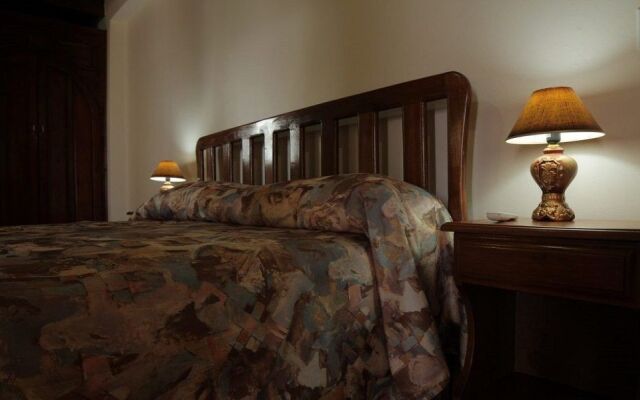 Colin's Hotel