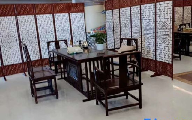Ruo Rongbo Mei Hotel