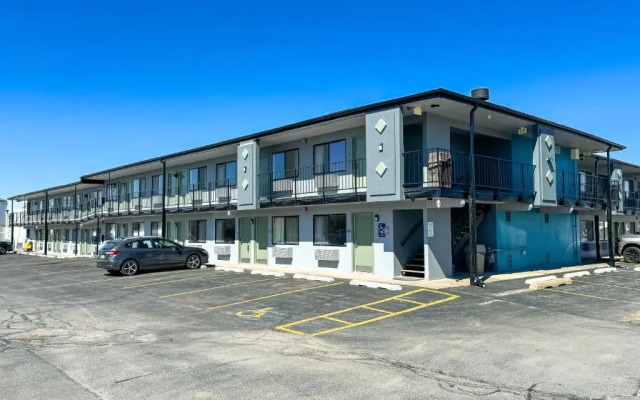 Motel 6 - Iowa City