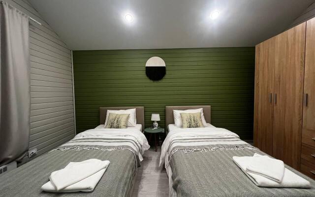 House Point 400 Kedrovyi