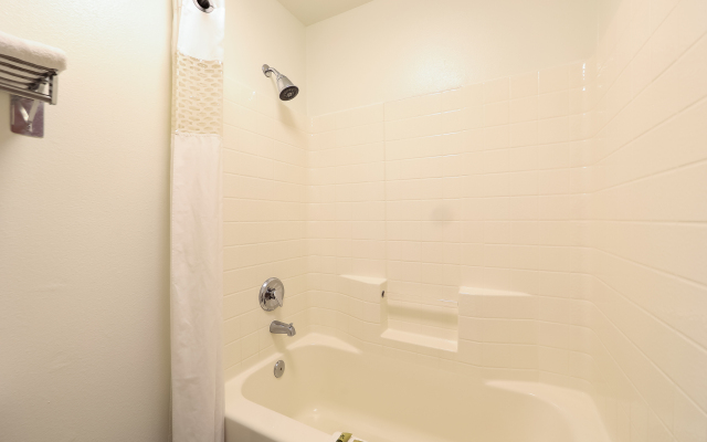 Siletz Bay Beachfront Hotel by OYO Lincoln City