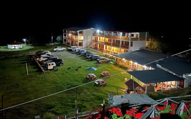 Tambo Lodge Canta