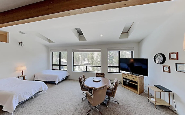 Slopeside 1849 Condos - Comfortable 3 BR Condos With Full Kitchens