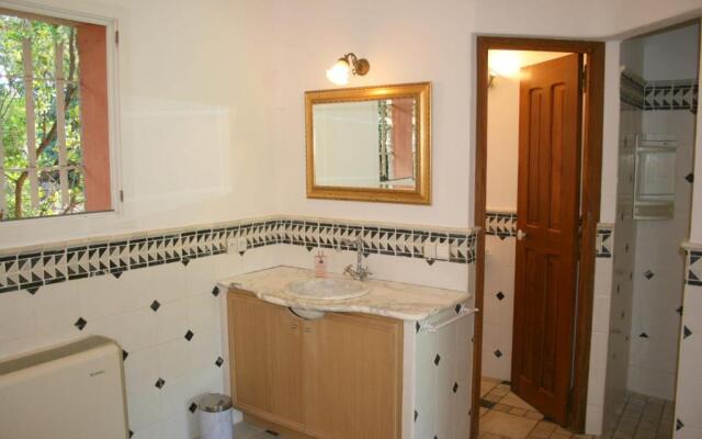 Villa de standing 14 personnes piscine plage 5min le paradis