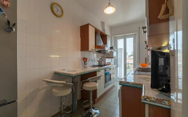 Roomy and Bright Apartment with Terrace
