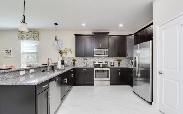 9153 Davenport - 8 Br Home