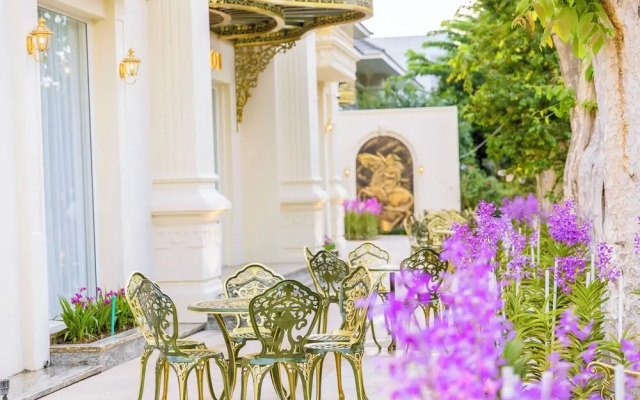 Leo Mansion Luxury Serviced Apartment
