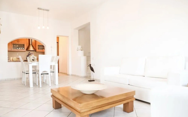 Villa Aella
