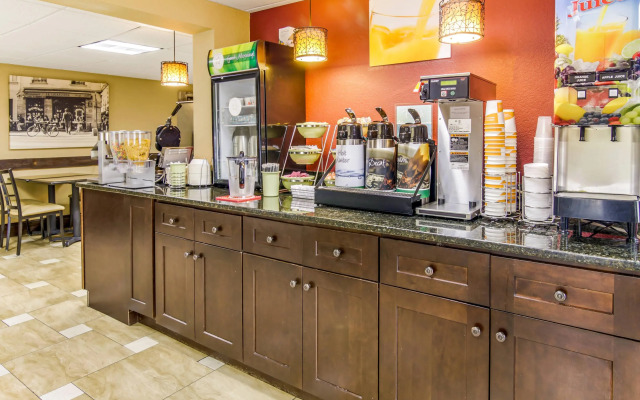 Quality Inn & Suites Atlanta Stone Mountain