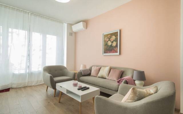 Fm Premium 1-Bdr Apartment - Chic And Spacious