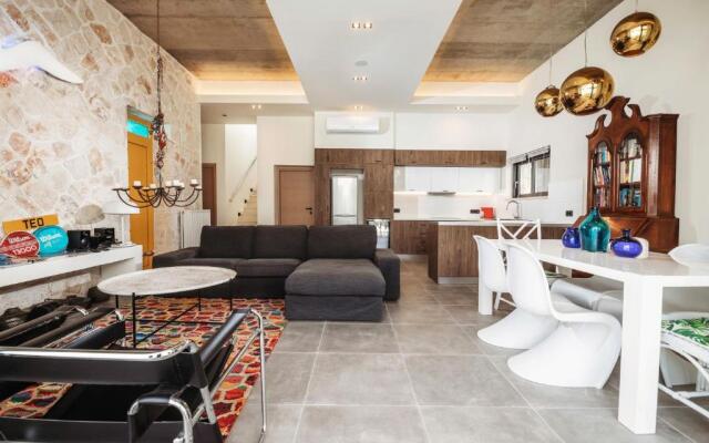 Villa Azimut 1 by Villa Plus