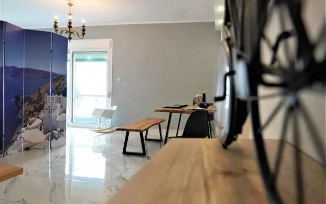 Athens Central 3BD Apartment next to Metro Luxury