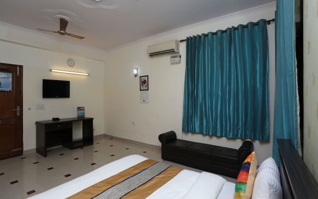 OYO 14306 Advantage Homes