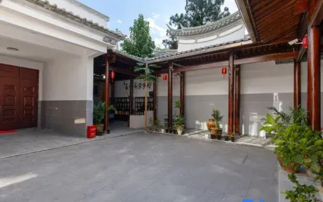 Tongle Mountain View Wenlan Residence Courtyard
