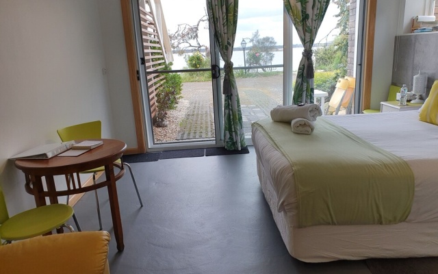 Applebay Guest House