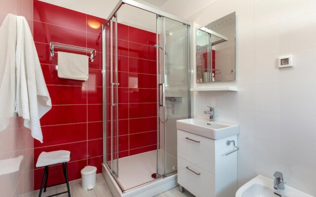 Awesome Home in Premantura With Wifi and 5 Bedrooms