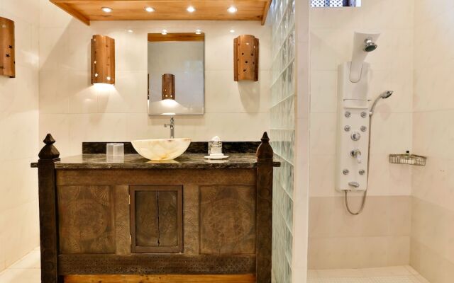 Caille Blanc Villa & Hotel - Adults Only