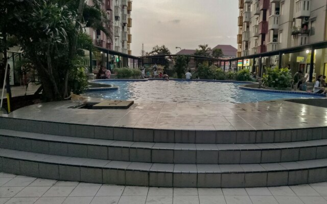 Strategic Studio Apartment at Casablanca East