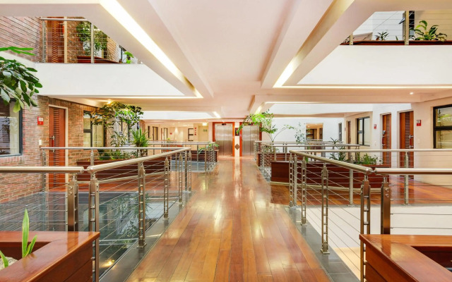 Authentic Cape Town Apartment near the Silo District