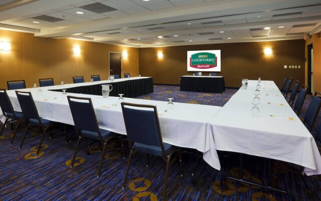 Courtyard by Marriott Indianapolis at the Capitol