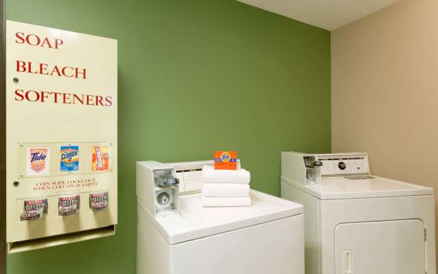 Super 8 by Wyndham Green River