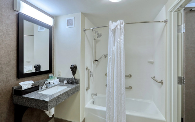 HOLIDAY INN EXP STES BATAVIA D by IHG