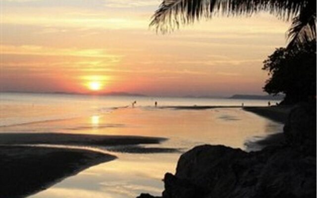 Mercure Rayong Lomtalay Villas N Resort