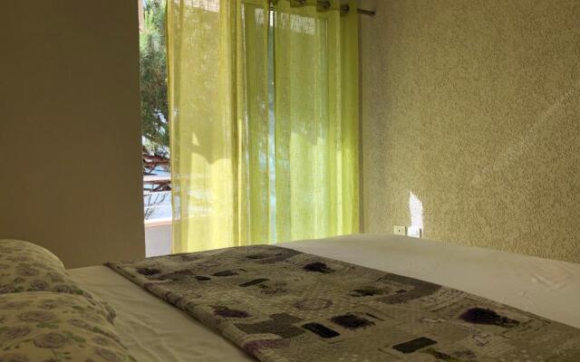 Mali i Robit Beachfront Apartment