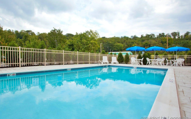 Holiday Inn Express Bentleyville