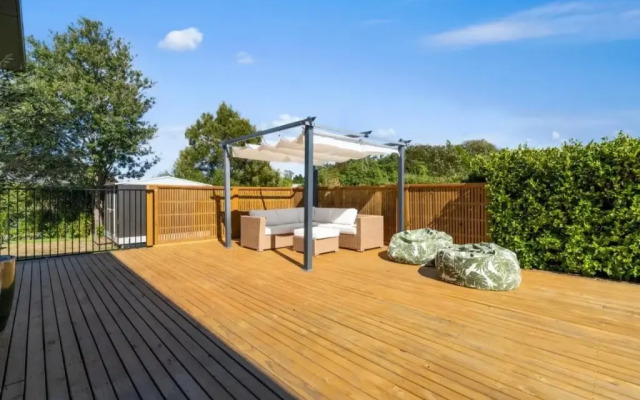 Cedar House - Martinborough Holiday Home