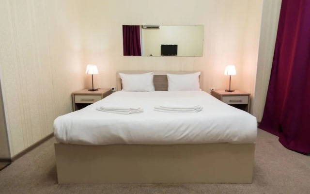 Retro Hotel Street Flash