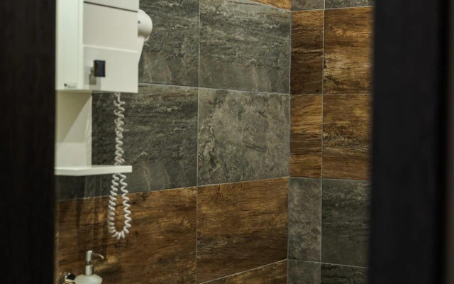 The White Horse Apartment 1